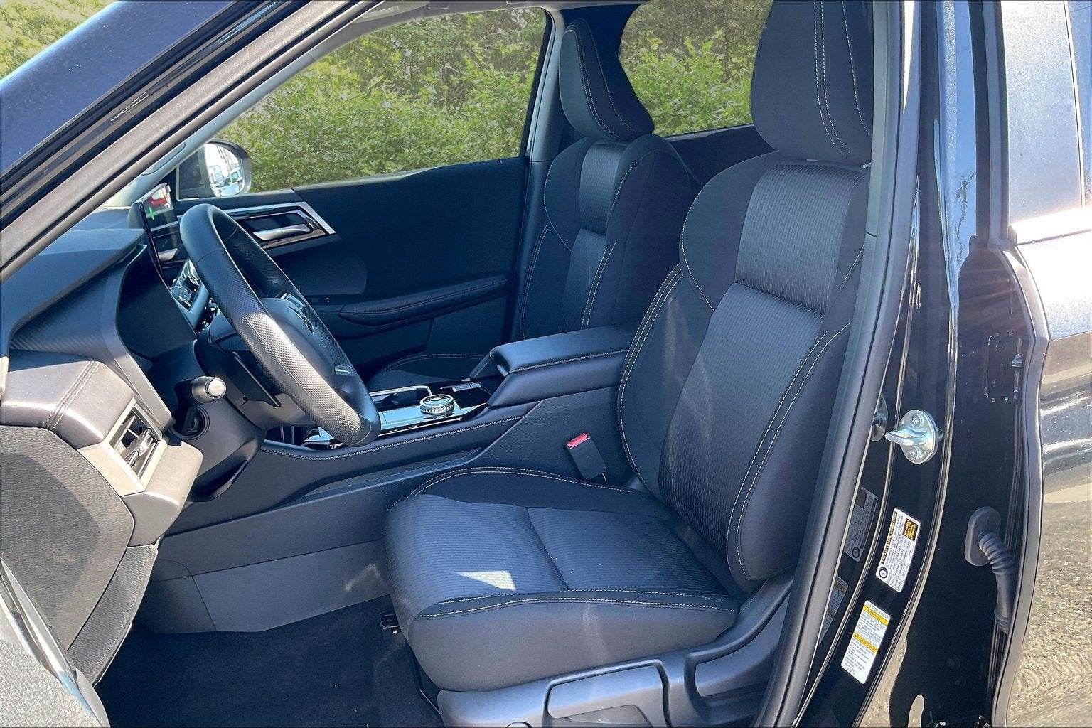 2026 Mitsubishi Outlander ES