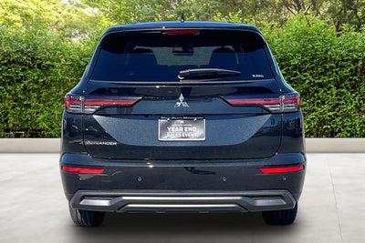 2026 Mitsubishi Outlander ES
