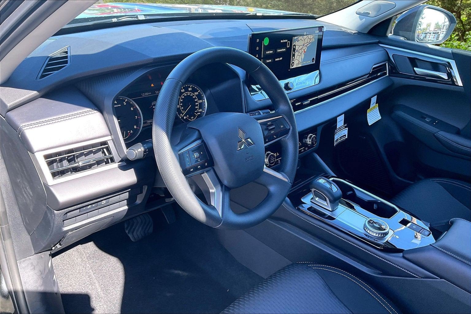2026 Mitsubishi Outlander ES