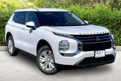 2026 Mitsubishi Outlander ES
