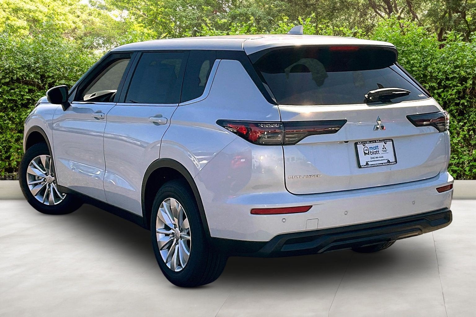 2026 Mitsubishi Outlander ES