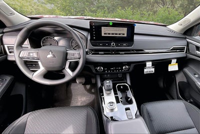 2026 Mitsubishi Outlander ES