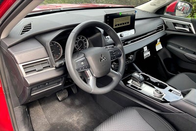 2026 Mitsubishi Outlander ES