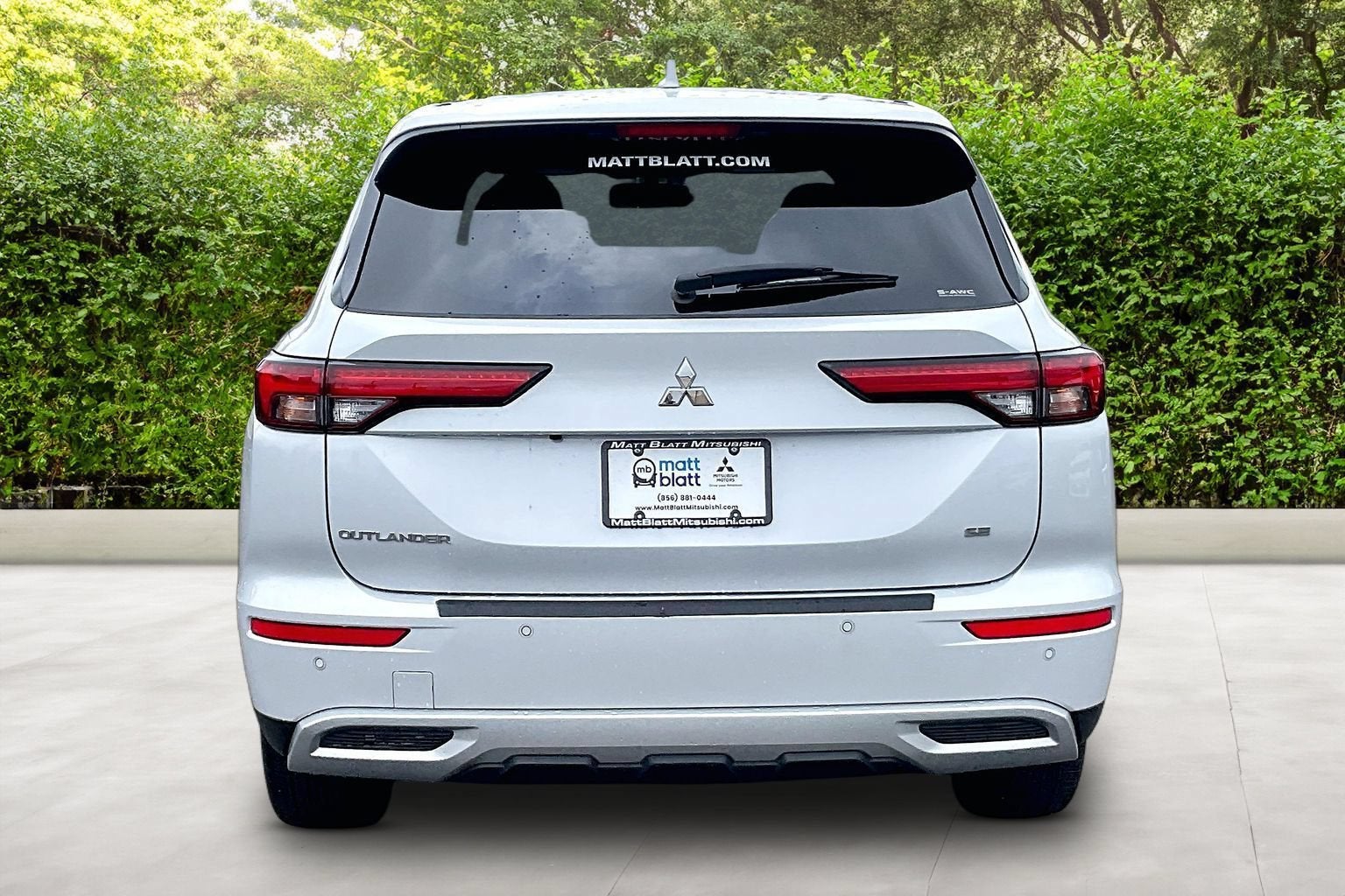 2024 Mitsubishi Outlander SE