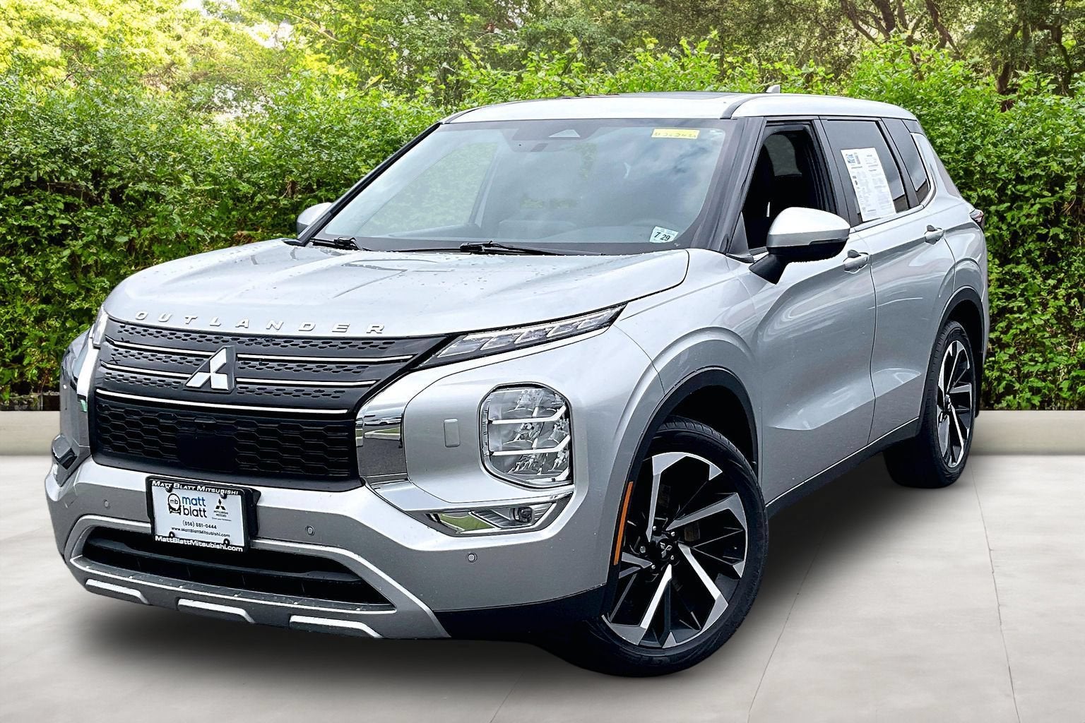 2024 Mitsubishi Outlander SE