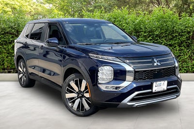 2026 Mitsubishi Outlander SE