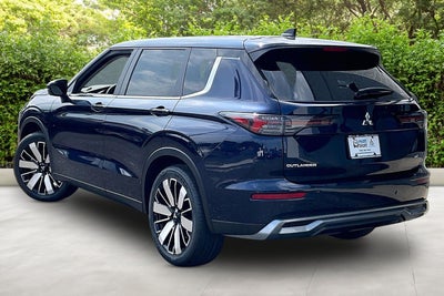 2026 Mitsubishi Outlander SE