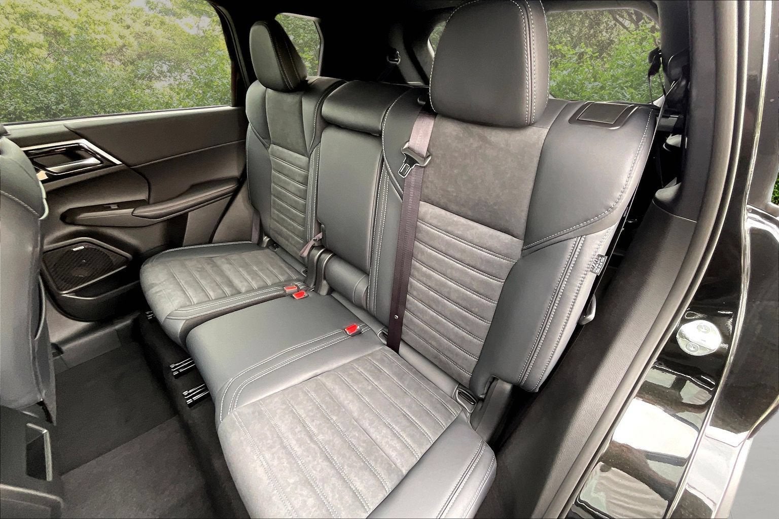 2026 Mitsubishi Outlander LE