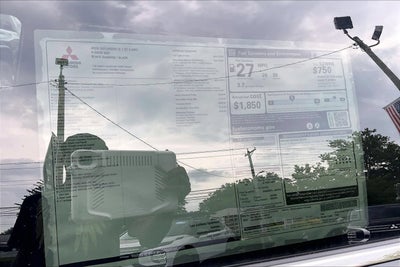 2026 Mitsubishi Outlander LE