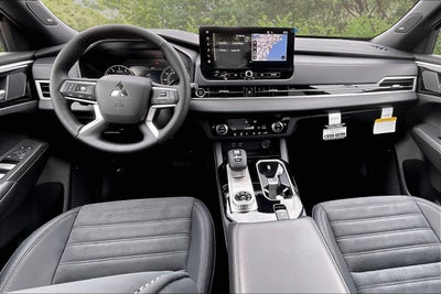 2026 Mitsubishi Outlander LE