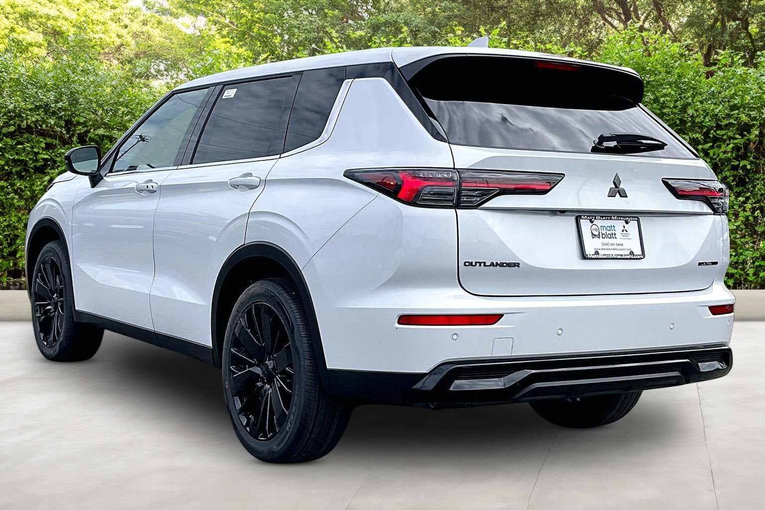 2026 Mitsubishi Outlander LE