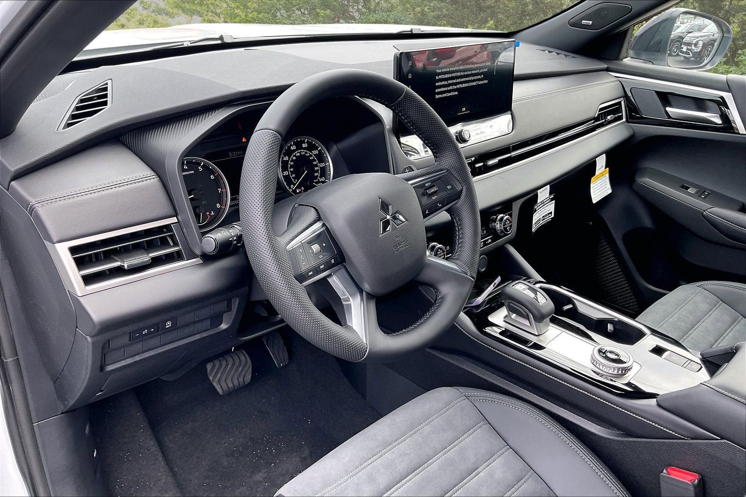 2026 Mitsubishi Outlander LE