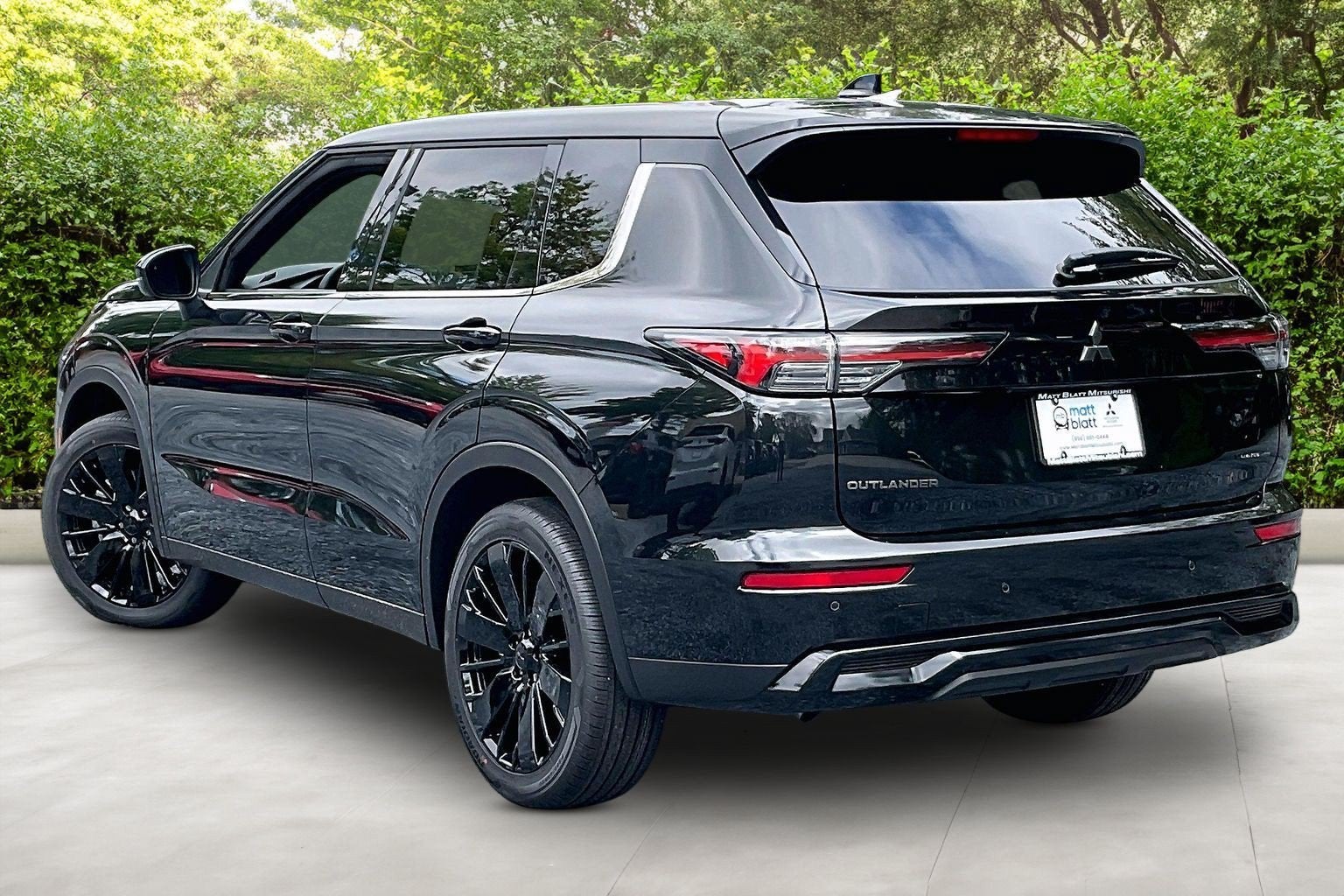 2026 Mitsubishi Outlander LE