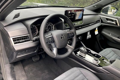 2026 Mitsubishi Outlander LE