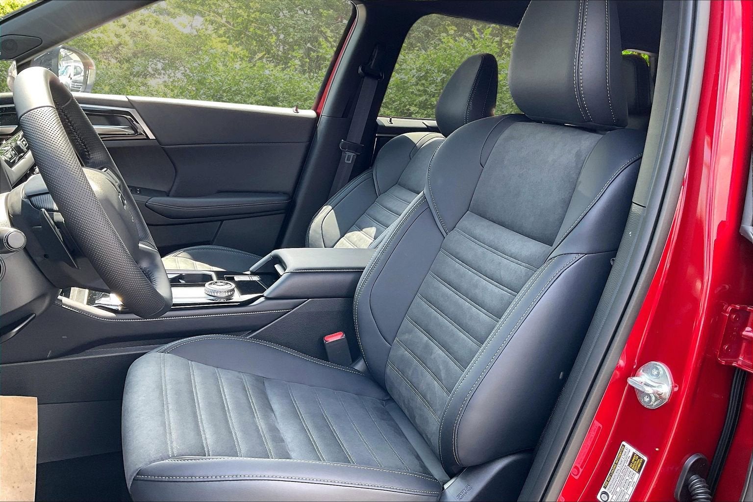 2026 Mitsubishi Outlander LE