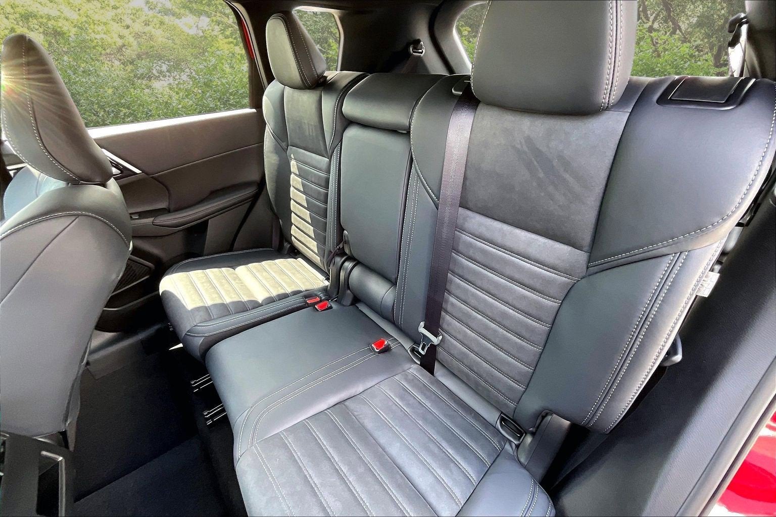 2026 Mitsubishi Outlander LE