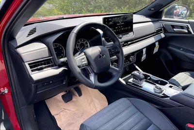 2026 Mitsubishi Outlander LE