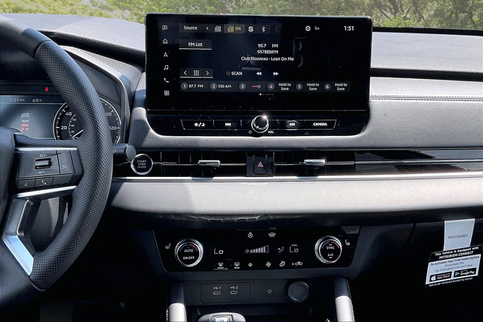 2026 Mitsubishi Outlander LE
