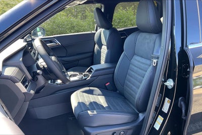 2026 Mitsubishi Outlander LE