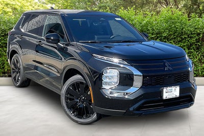 2026 Mitsubishi Outlander LE