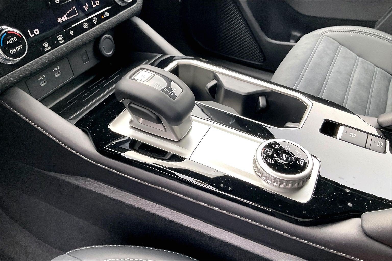2026 Mitsubishi Outlander LE