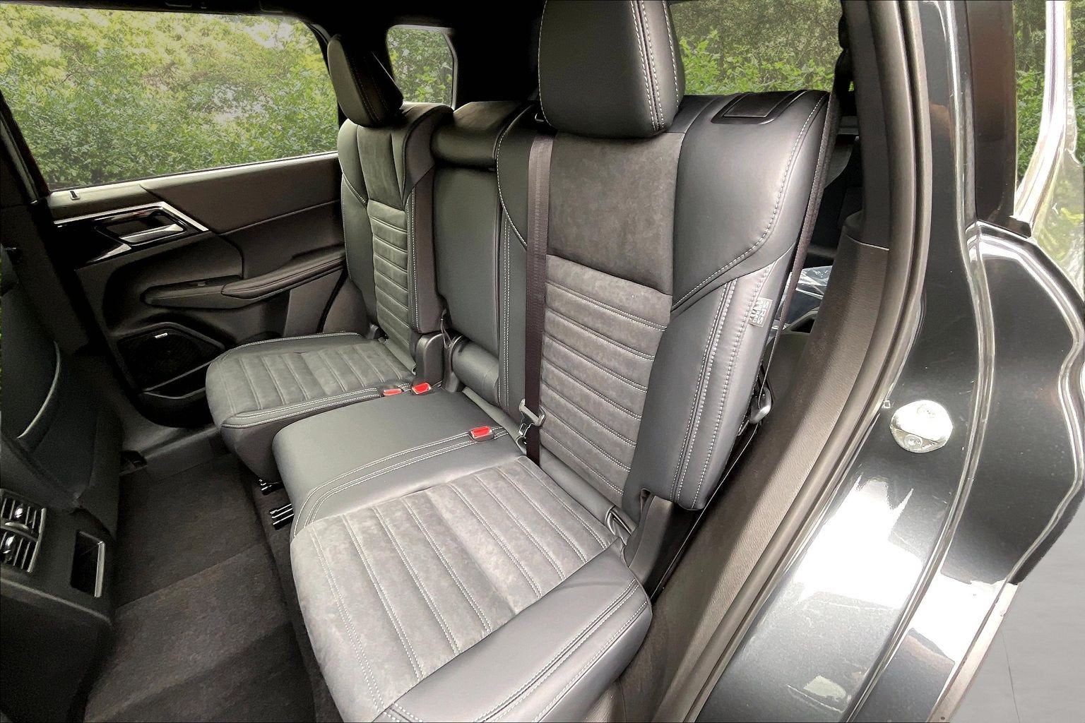 2026 Mitsubishi Outlander LE