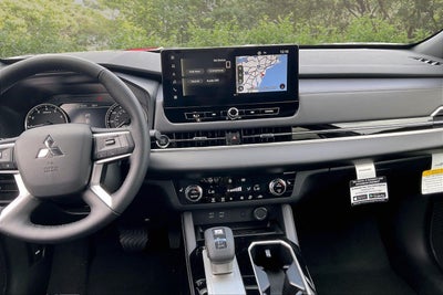2026 Mitsubishi Outlander LE