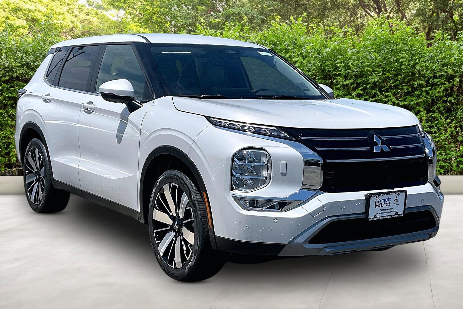 2026 Mitsubishi Outlander SE
