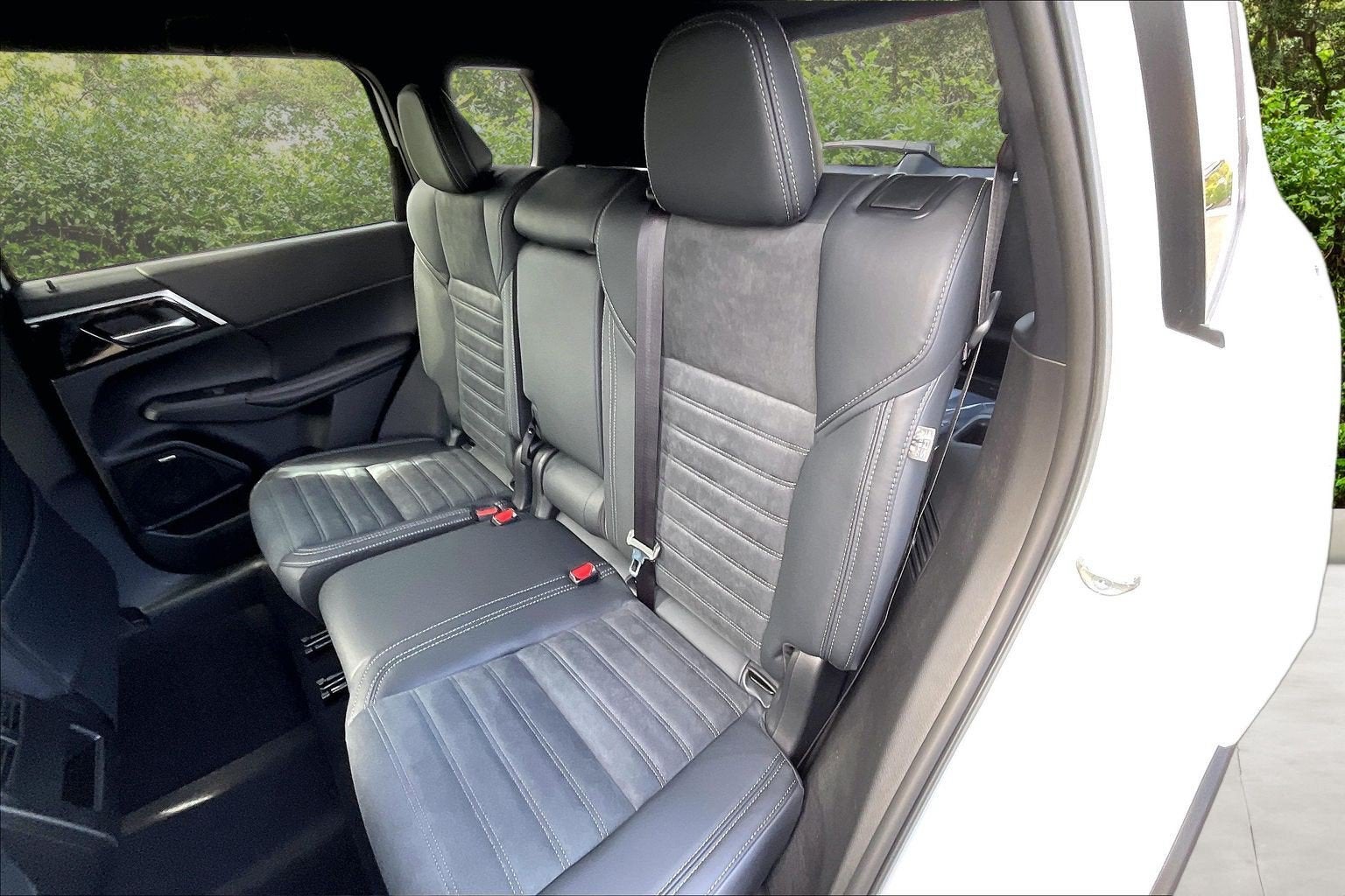 2026 Mitsubishi Outlander LE