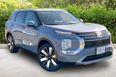 2026 Mitsubishi Outlander SE