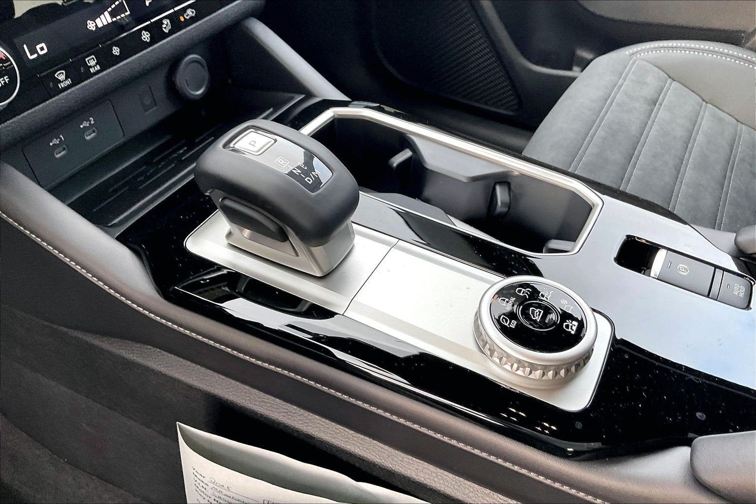 2026 Mitsubishi Outlander LE