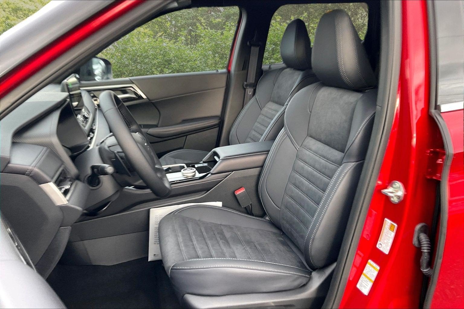 2026 Mitsubishi Outlander LE