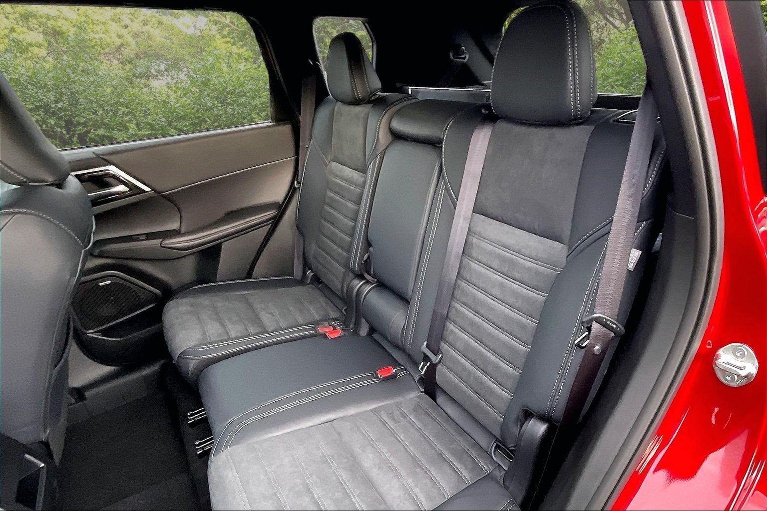 2026 Mitsubishi Outlander LE
