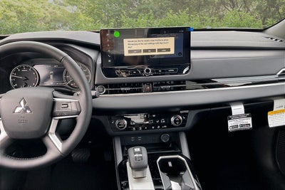 2026 Mitsubishi Outlander LE