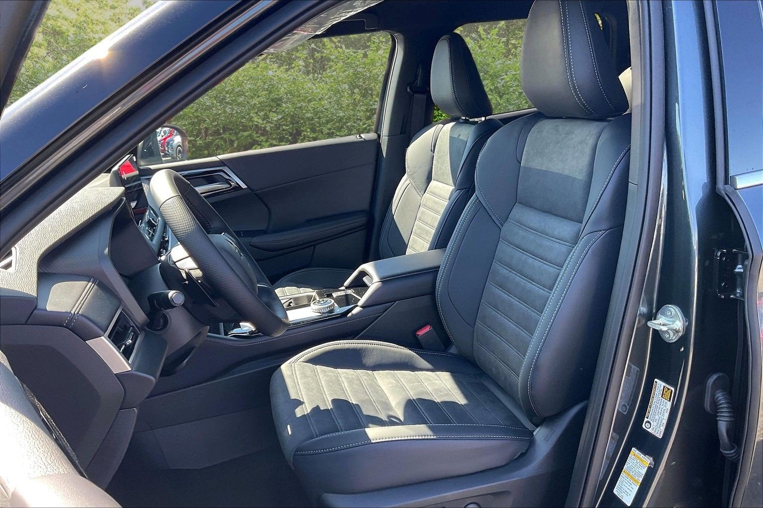 2026 Mitsubishi Outlander LE