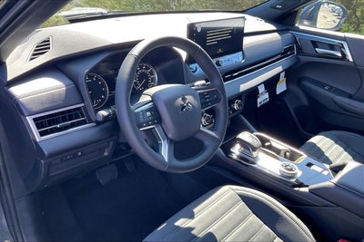 2026 Mitsubishi Outlander LE