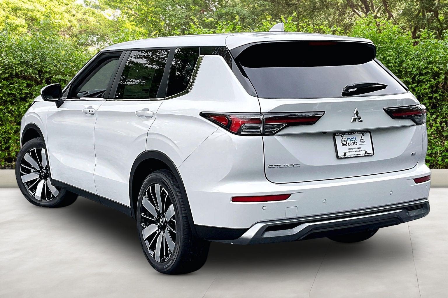 2026 Mitsubishi Outlander SE