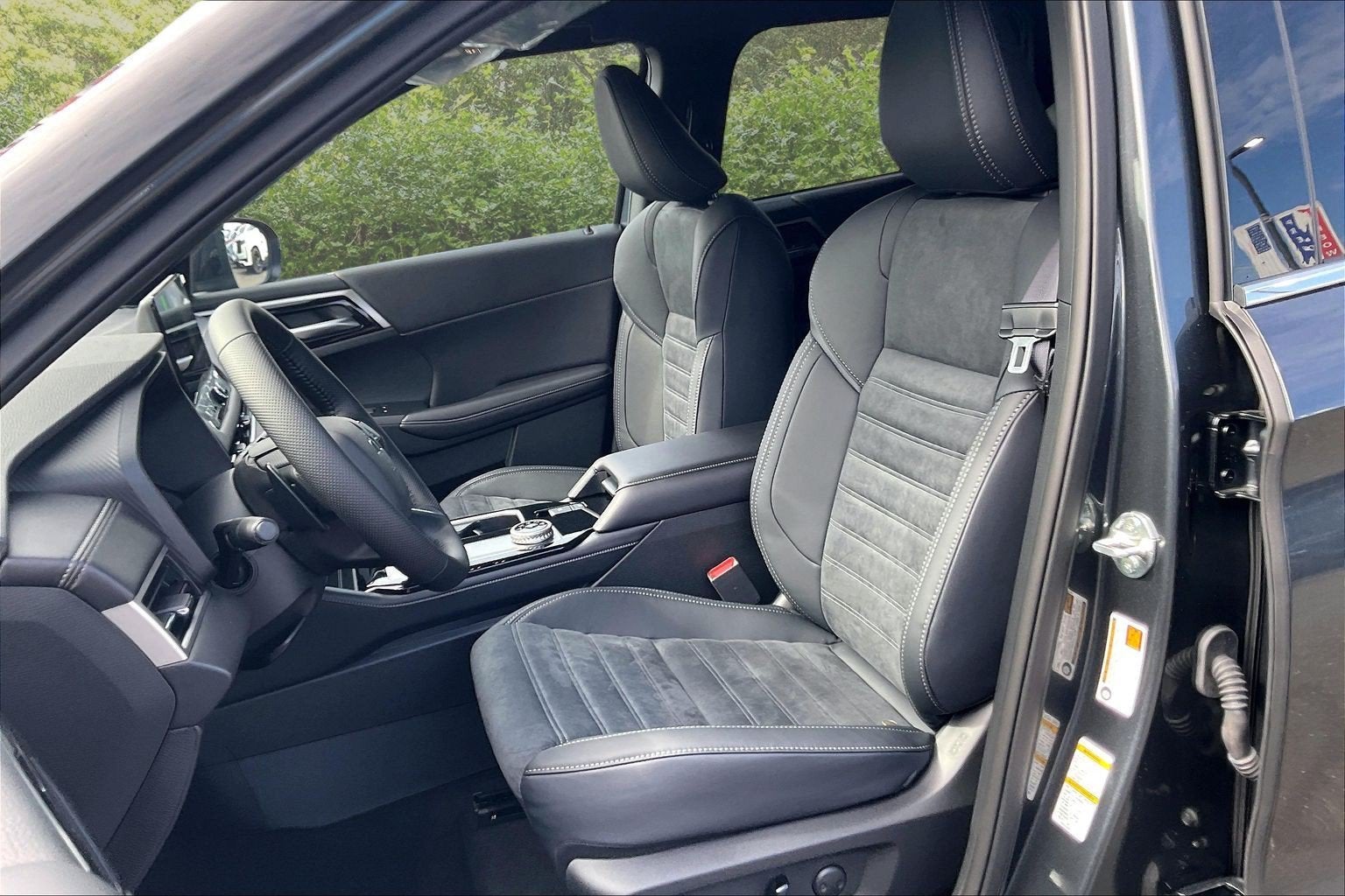 2026 Mitsubishi Outlander LE