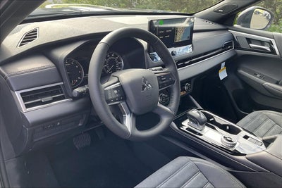 2026 Mitsubishi Outlander LE