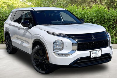 2026 Mitsubishi Outlander LE