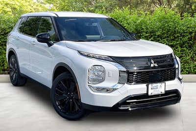 2026 Mitsubishi Outlander LE