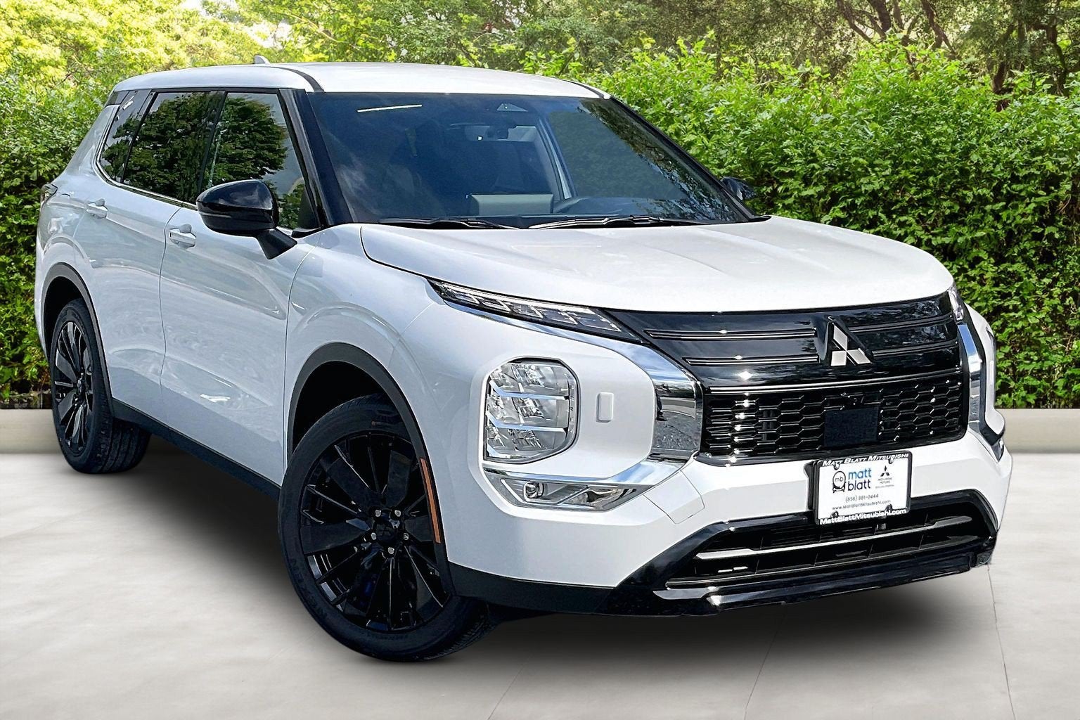 2026 Mitsubishi Outlander LE