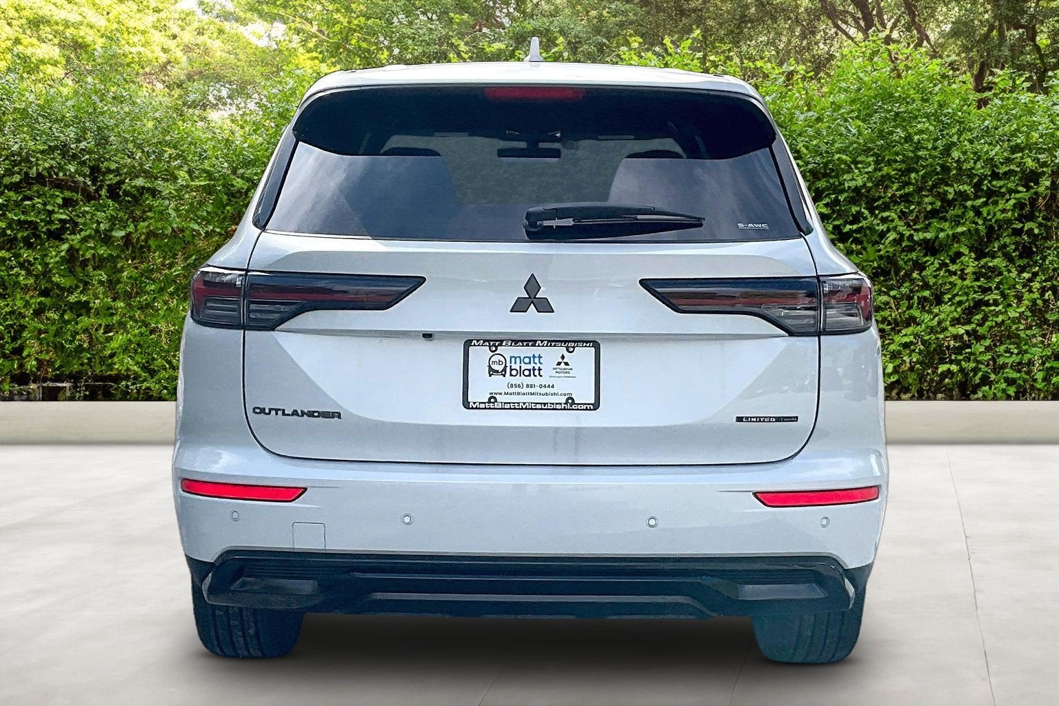 2026 Mitsubishi Outlander LE