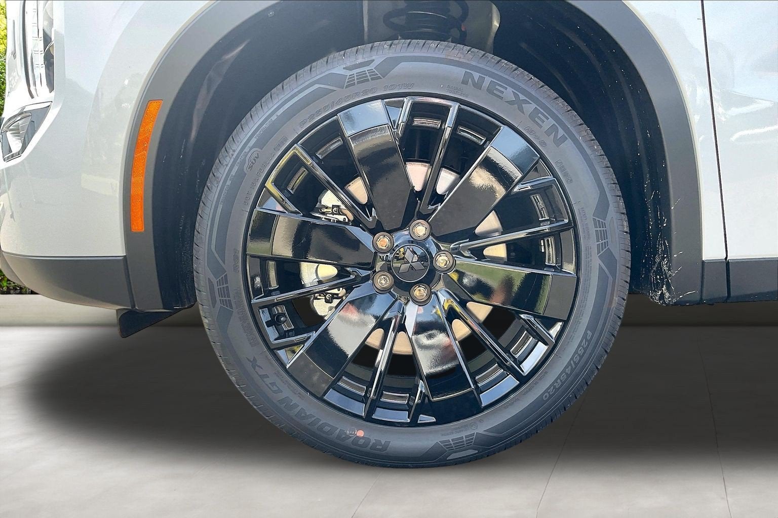2026 Mitsubishi Outlander LE