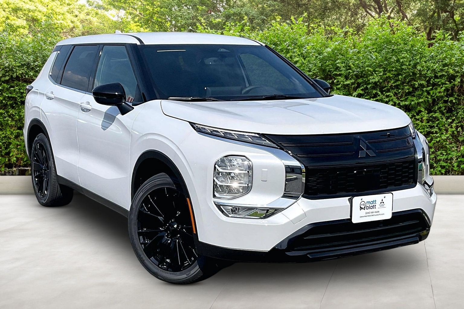 2026 Mitsubishi Outlander LE