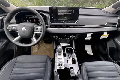 2026 Mitsubishi Outlander Plug-In Hybrid SE