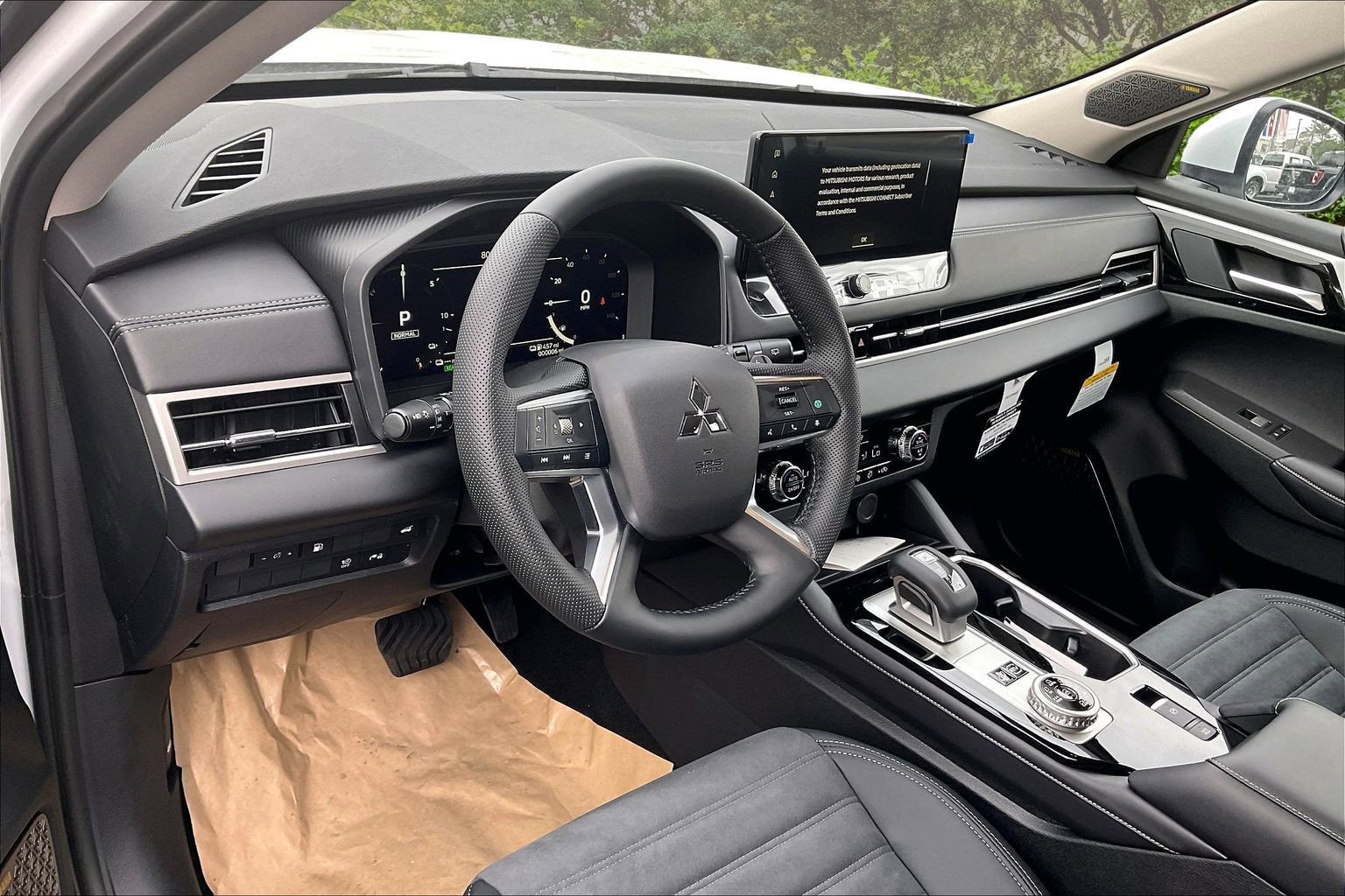 2026 Mitsubishi Outlander Plug-In Hybrid SE
