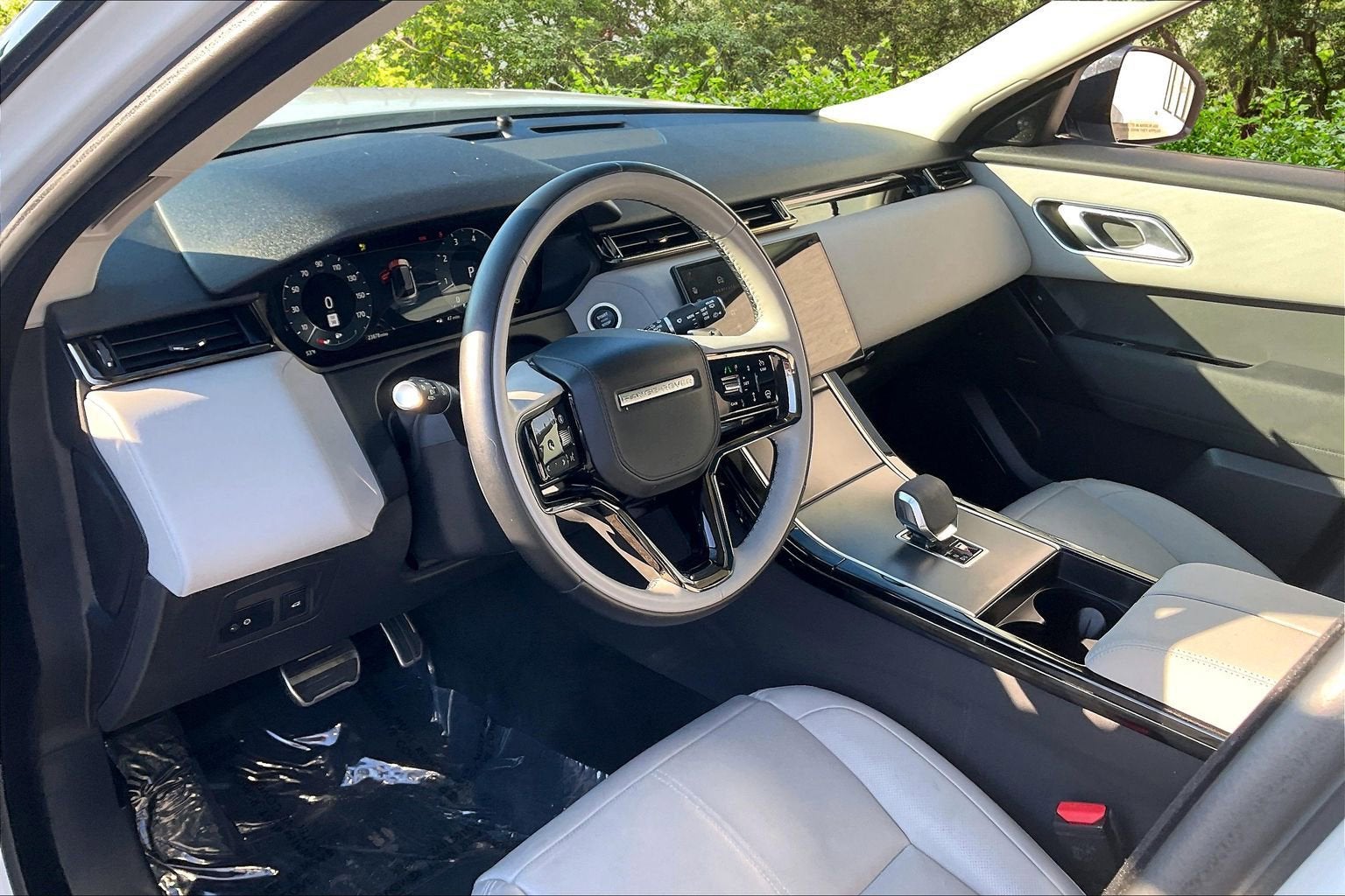 2025 Land Rover Range Rover Velar Dynamic SE