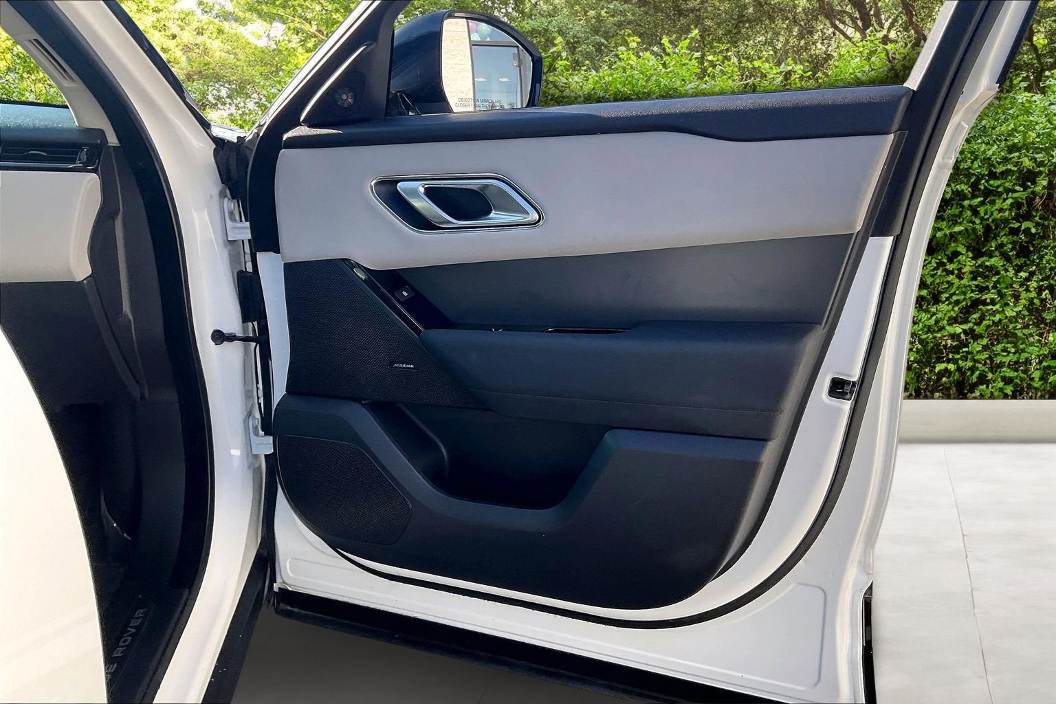 2025 Land Rover Range Rover Velar Dynamic SE