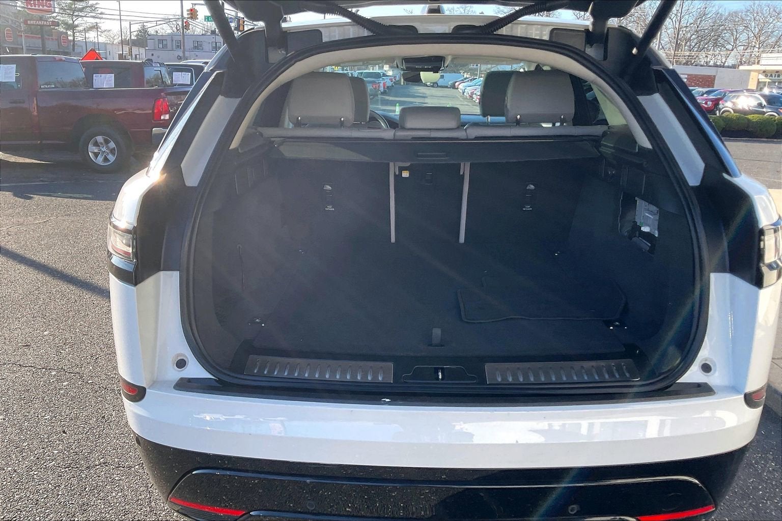 2025 Land Rover Range Rover Velar Dynamic SE